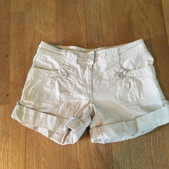 Khaki / Tan Shorts 8 - Picture 1 of 8
